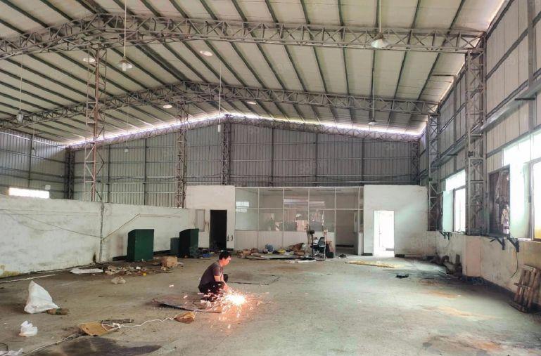 清溪大路边小独院钢构850平仓库厂房出租，有办公室可进大车