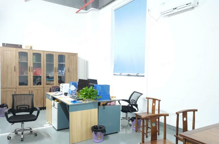 东莞清溪新出标准工业厂房，三中楼上新出1600平可