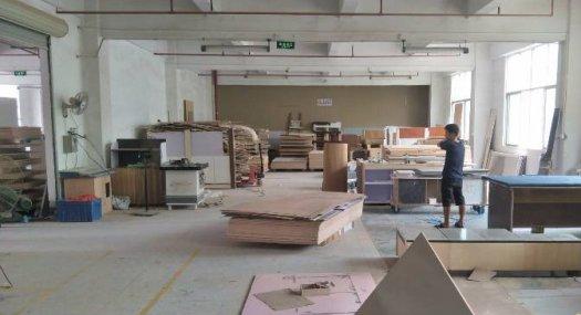 好招工凤岗油甘铺工业园 楼上标准厂房850平 精装修 有电梯