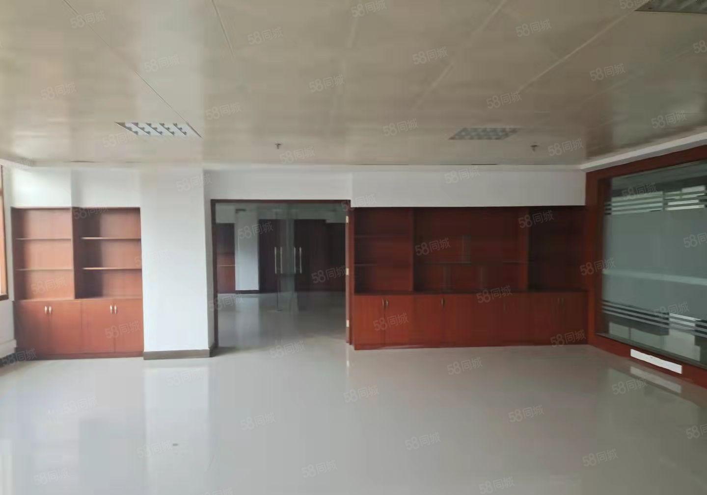 横沥新出原房单一层独院1500平方厂房出租，现成水电到车间