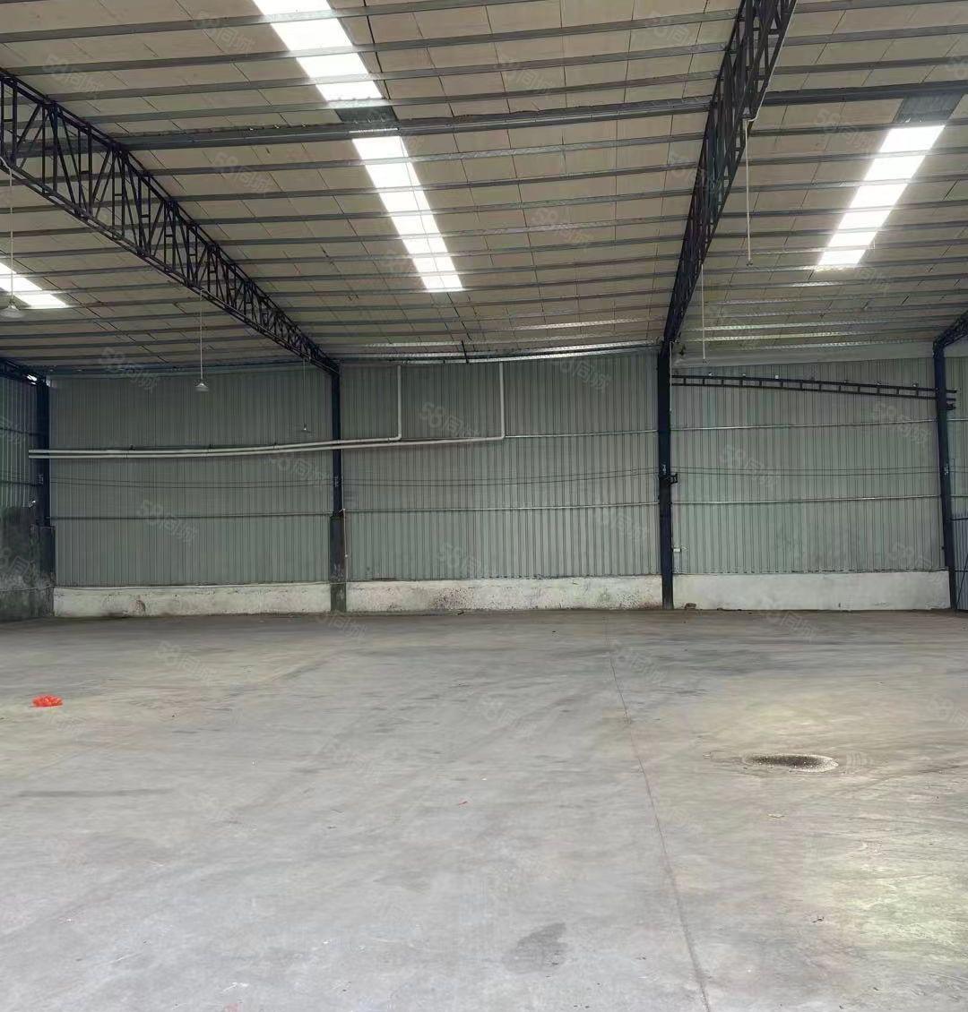 横沥镇东部快速路旁独院单一层出租，层高八米，可办环评，可分租