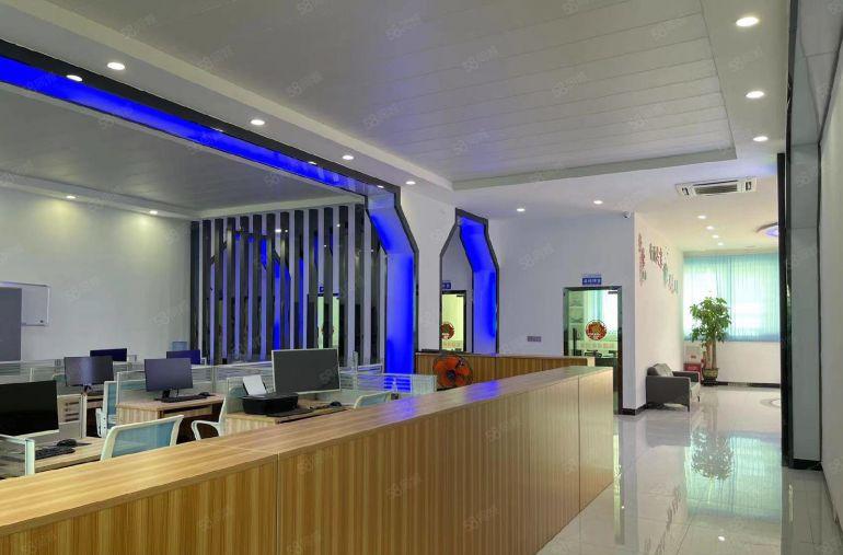 横沥模具城旁新出独门独院5000平方原房东精装修红本厂房出租