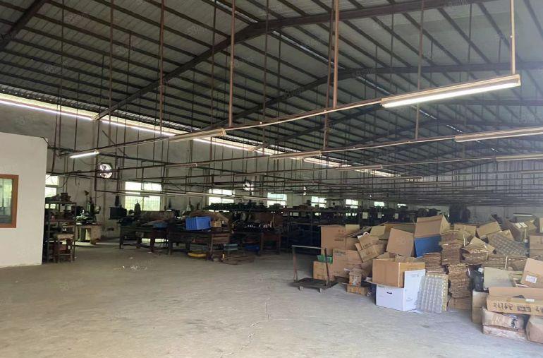 横沥镇新四村独门独院厂房出租1800平，水电齐全工业用地