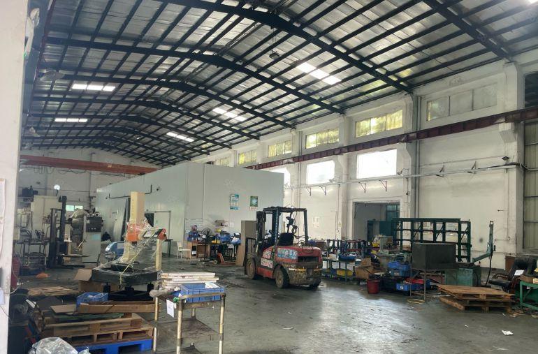 横沥镇模具城附近新出砖墙到顶单一层2000平方10米高带航车