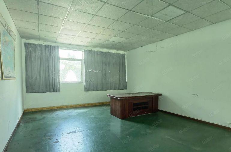 横沥楼上1500平方现成精装修办公室水电齐全实际面积厂房出租