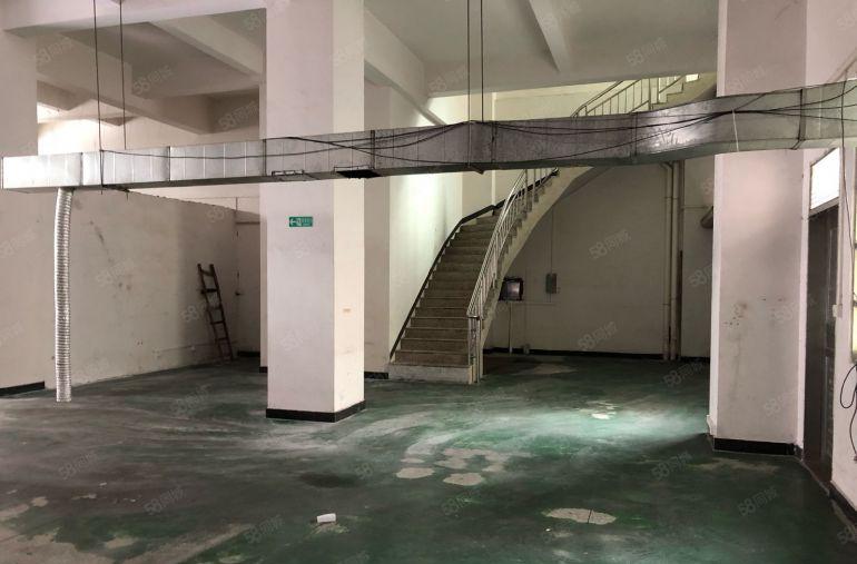 横沥水边东部快旁新出两层 600 平低价出租