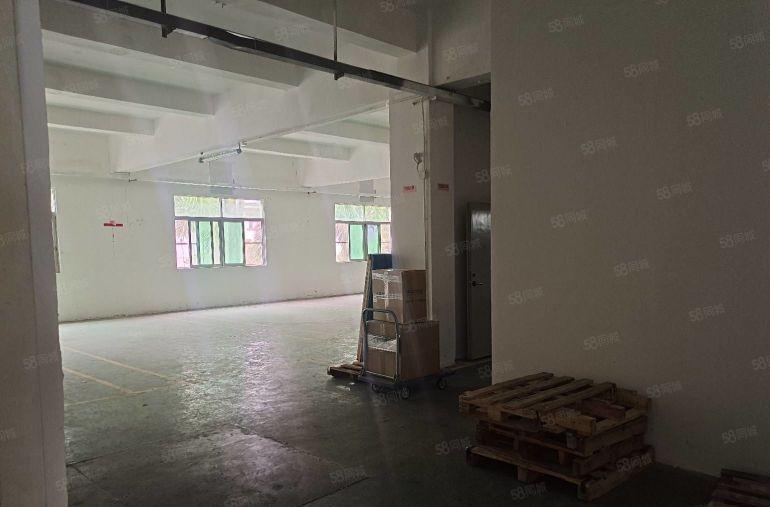 东莞横沥村头工业区楼上现成装修980平方米低价出租