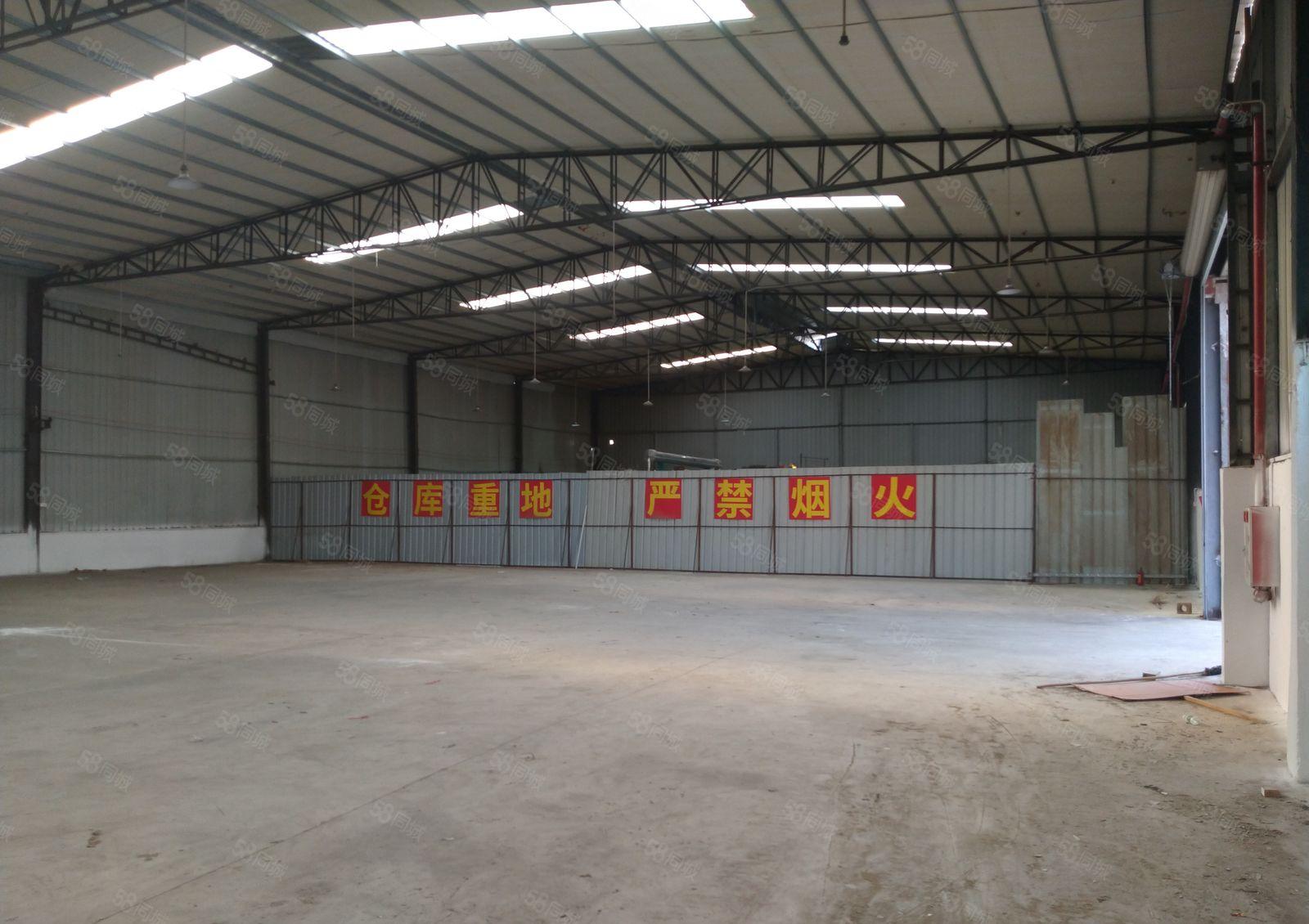 横沥镇东部快速路旁独院单一层出租，层高八米，可办环评，可分租