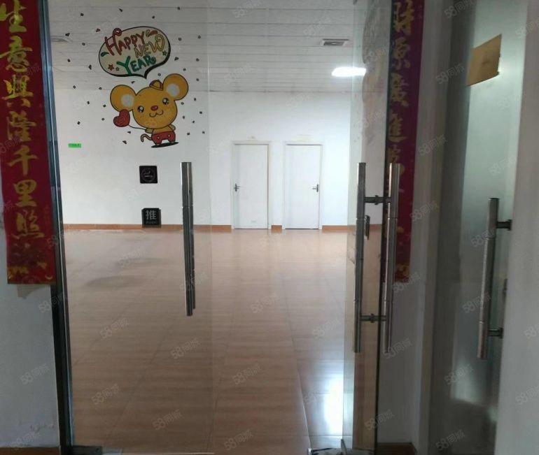 横沥镇原房东钢构厂房出租滴水八米带现成行车水单电齐全