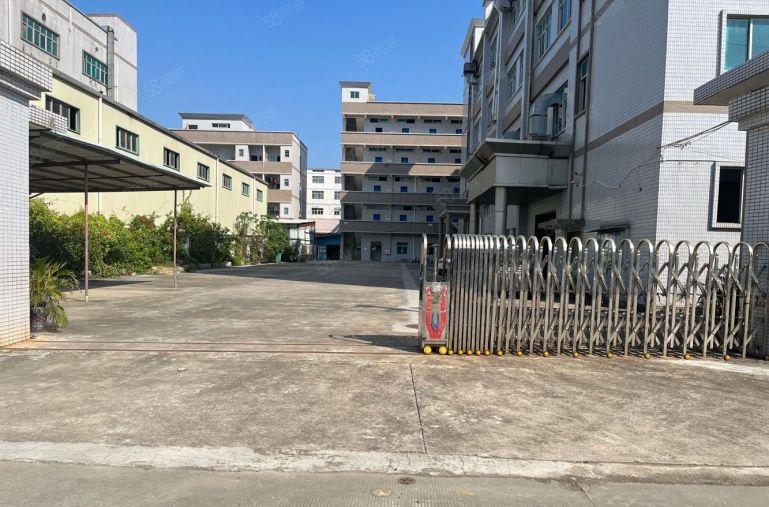 横沥新出原房东标准独院带独立现成办公室。带航车适合小五金电子