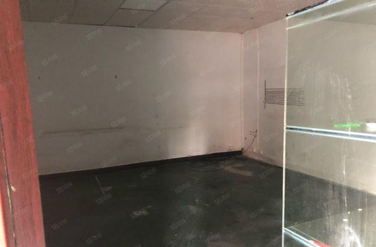 横沥水边东部快旁新出两层 600 平低价出租