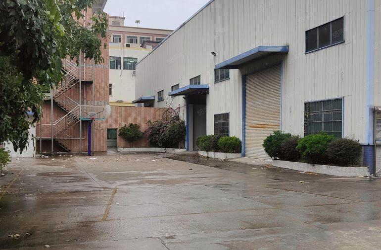 横沥模具城东部快速下原房东重工业钢构带牛角现成10吨航车厂房