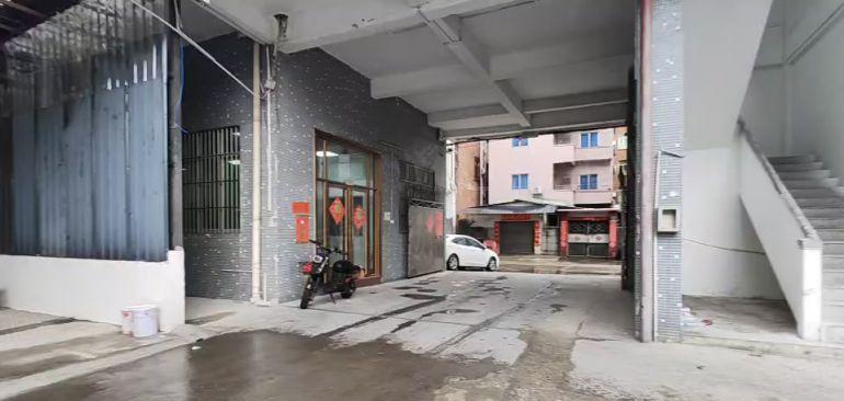 独门独院标准三层7000方厂房低价出租，配套办公宿舍电力充足