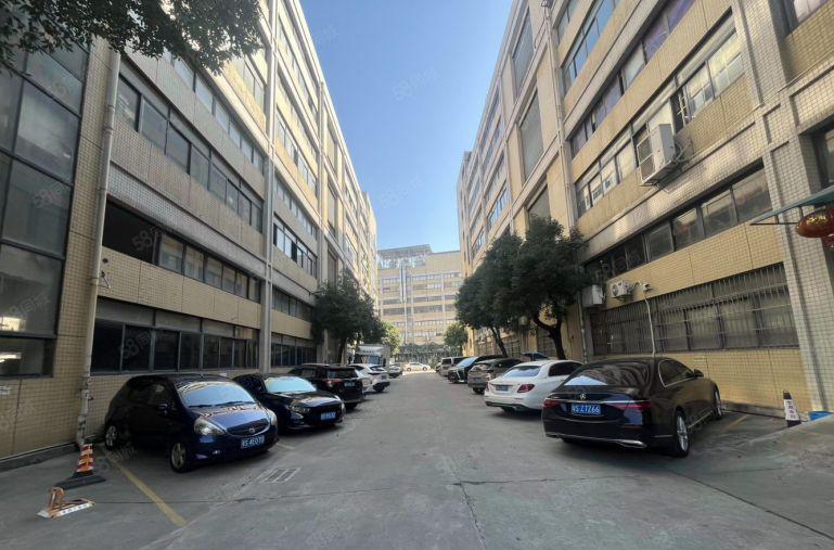 原房东厂房实际面积出租， 电镀酸洗氧化蚀刻表面处理。