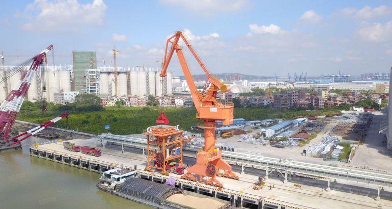 全新厂房业主直租，配套4个万吨级码头泊位及85万吨仓容