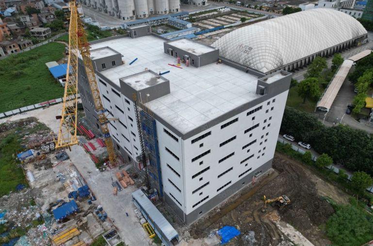 全新厂房业主直租，配套4个万吨级码头泊位及85万吨仓容