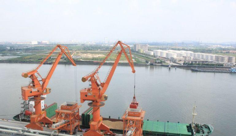 国企全新厂房直租，配套4个万吨级码头泊位及85万吨仓容