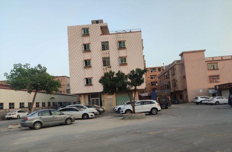 一楼厂房出租 车位充足 可做厂房 可以做门面 车位充足