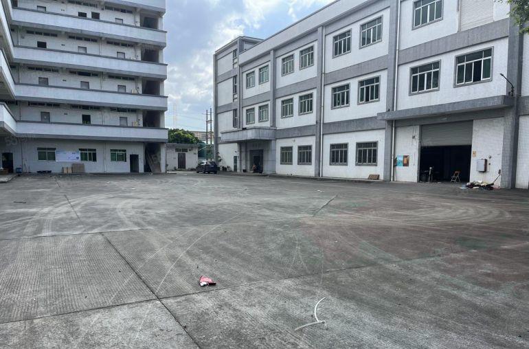 桥头大洲原房东三层独门独院厂房出租，空地3000平方