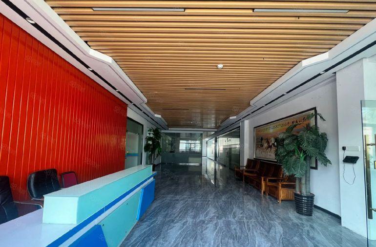 桥头大洲精装修楼上10元厂房出租，整层1500平方，方正好用