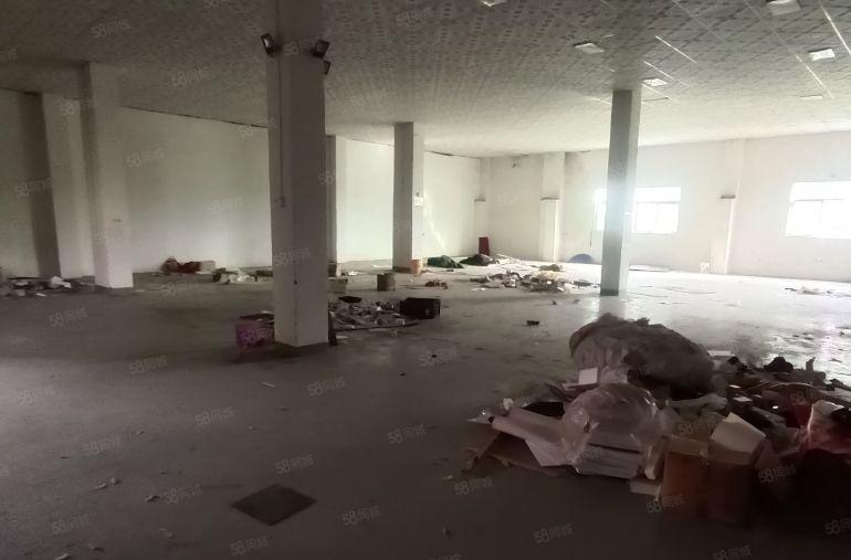 东莞桥头镇中心1楼400平加楼上400平带牛腿特价厂房出租