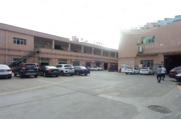 东莞桥头镇中心1楼400平加楼上400平带牛腿特价厂房出租