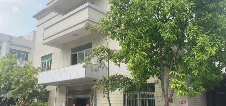 桥头镇新出三层独门独院厂房总面积11000平方米。