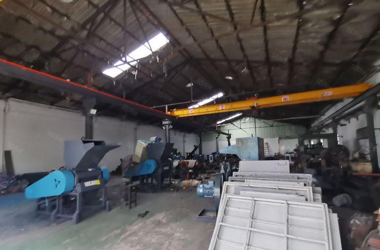 桥头新出原房东带现成航车厂房800平方，高度8米，水电齐全！