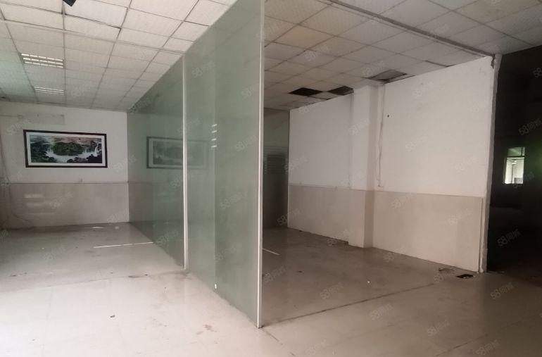 东莞桥头镇中心1楼400平加楼上400平带牛腿特价厂房出租