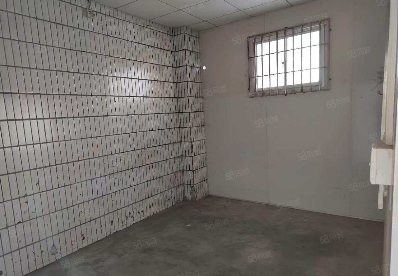 桥头镇东部快速路口旁边新出一楼500平 （带卸货平台）消防喷