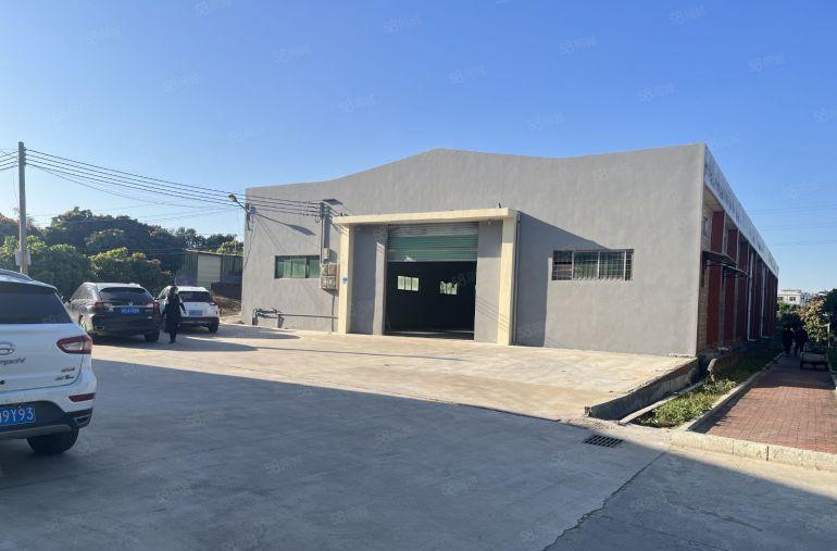 桥头新出原房东砖墙到顶小独院。现成办公室。吊顶可拆周边没居民