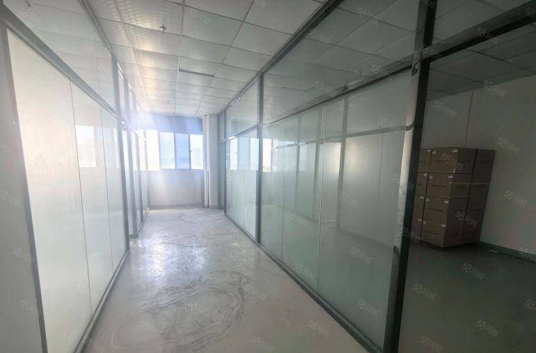 新出楼上小面积带精装修的可的厂房500平方。