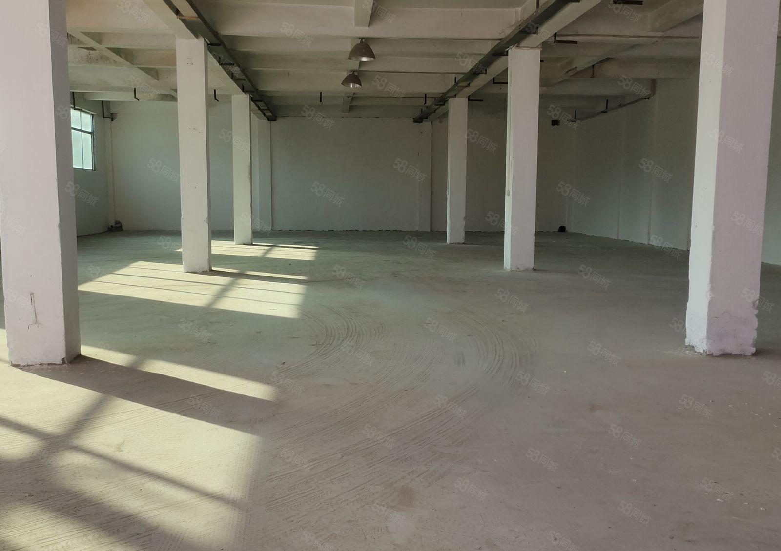 桥头镇便宜的一楼1200方进出方便，有办公室低价出租主干道旁