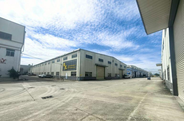 10米滴水带牛角一手业主出租钢结构5400平方。