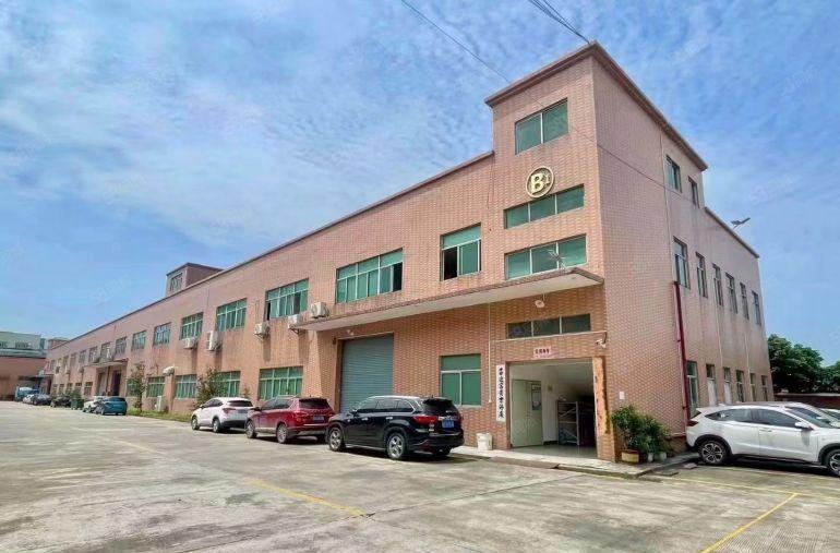 桥头花园式独院厂房出租，带牛角现成装修水电可过户，五金塑胶等