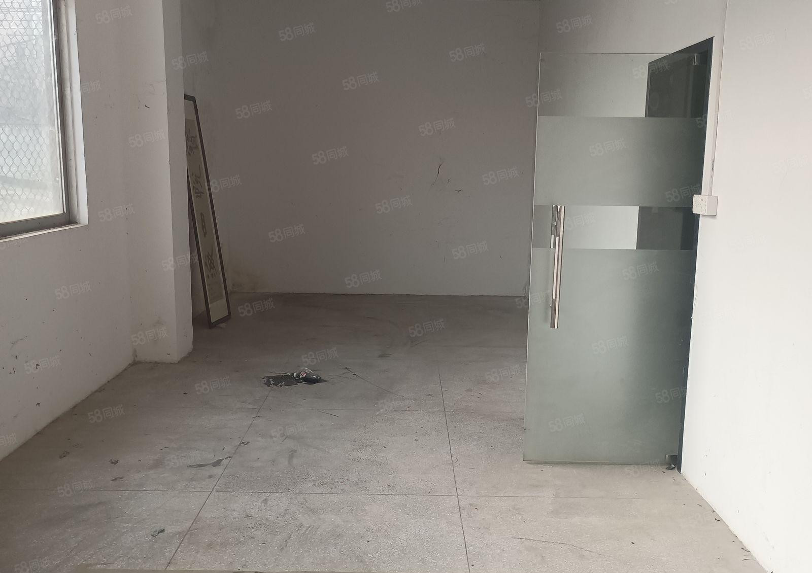 桥头新出标准厂房小面积860平方，滴水6米，低价出租