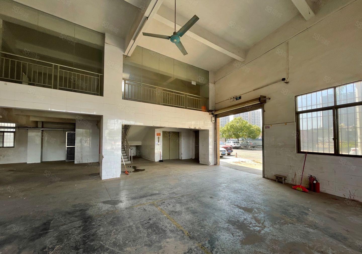 厂房出租，周边配套好，大小可以分租，工业区成熟，交通十分便利