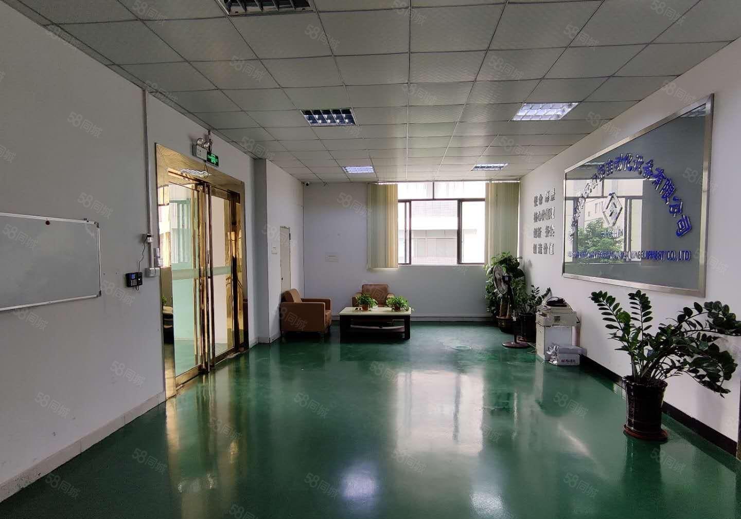 东坑工业园区花园式厂房出租1680平方，带卸货平台，形象好