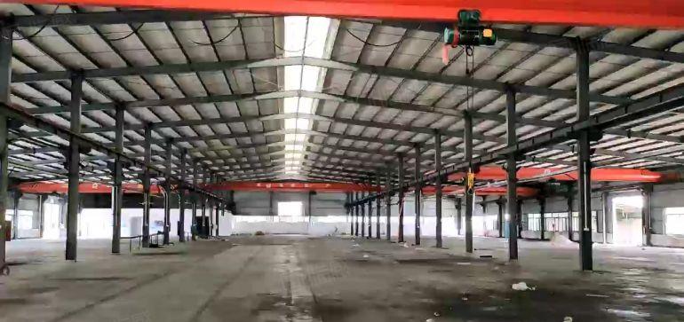 东坑镇新出原房东独院6000方工业用地，周边配套设施齐全。