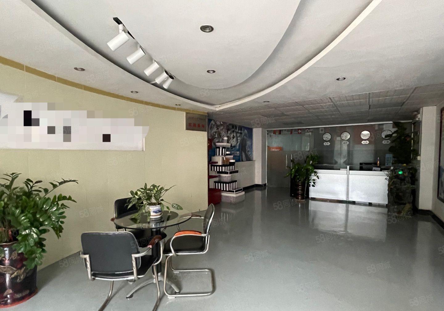 标准厂房一楼，独门独院，适合行业五金，机械厂房出租