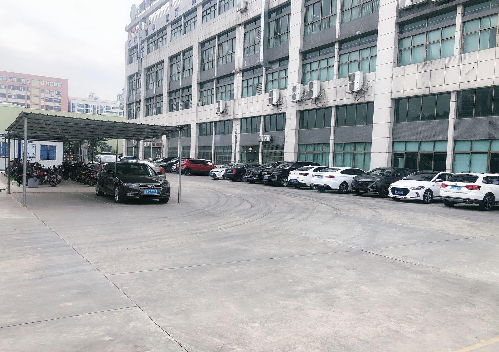 厂房出租   东坑镇新出独院租客分组一楼厂房！