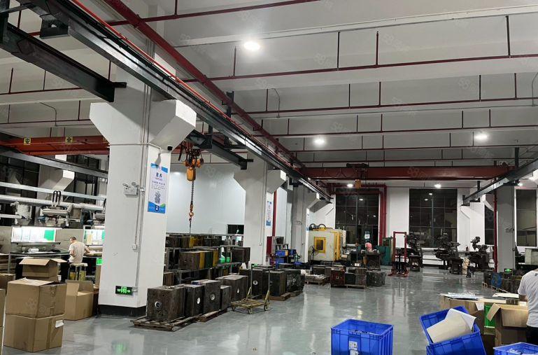 10元东坑原房东独院1000平米带航车精装修无尘车间厂房出租
