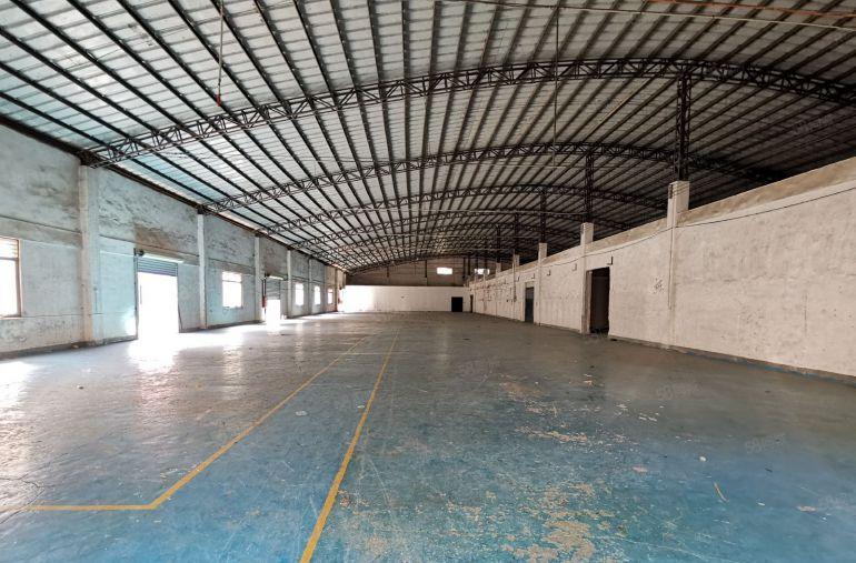 东坑新出砖墙到顶单一层低价出租，有现成地磅，办公室，空地超大