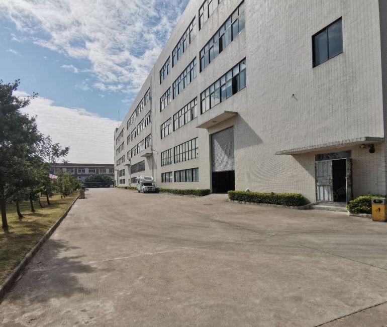 15元每平 一手房东超长免租期  双证齐全 超大空地 可分租