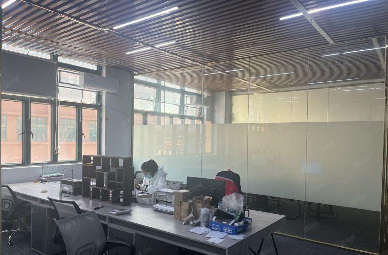 急租东坑新出原房东标准独院，带三吨电梯，现成装修车间办公室