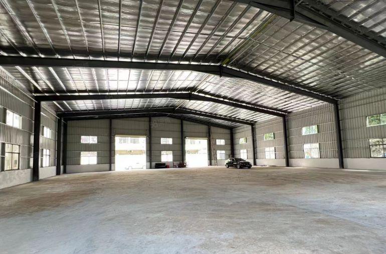 单一层钢构厂房出租 大小可分租 可办环评