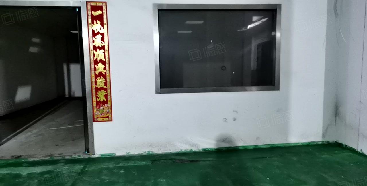 东坑彭屋现成装修一楼厂房1300平 层高6米 可办环评易招工