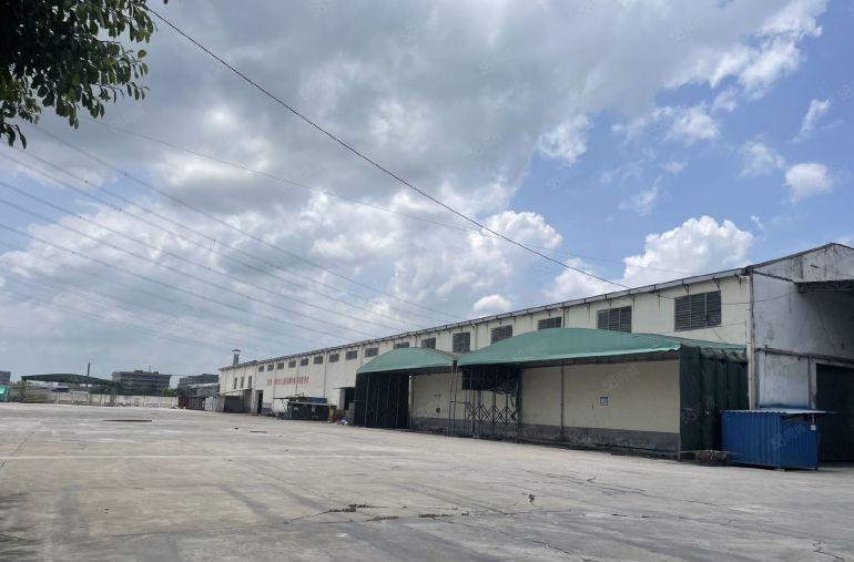 带行车5吨，滴水10米，空地大，厂房低价出租，1千五起租