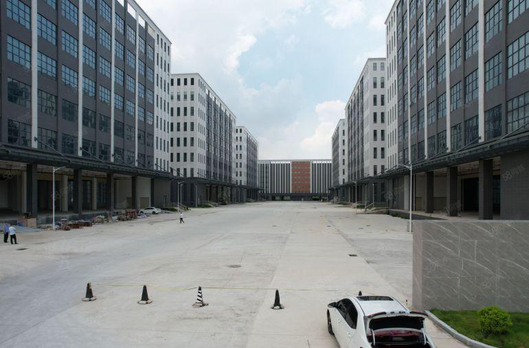 道滘红本全新现楼厂房原房东出租，空地大，交通好！