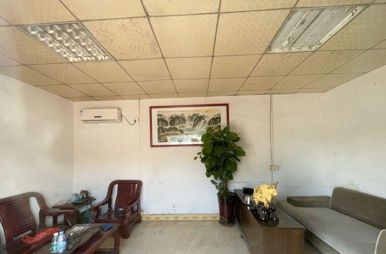 道滘蔡白经典小独院800平方带行车厂房出租有现成办公室水电齐